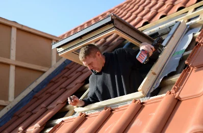 Pose de fenêtres de toit Velux à Lamarque-Rustaing